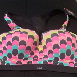 Victoria’s Secret incredible sports bra 36D